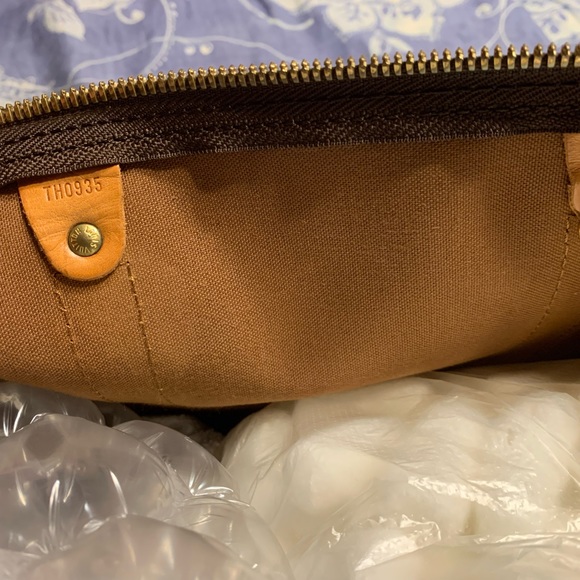 Authentic LV Keepall 55 bando w/o strap - Picture 3 of 15